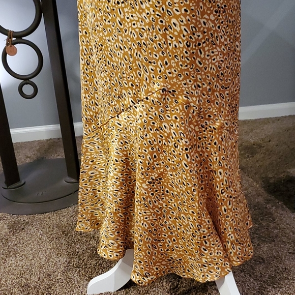 💙HP💙 Midi Skirt - Picture 5 of 13